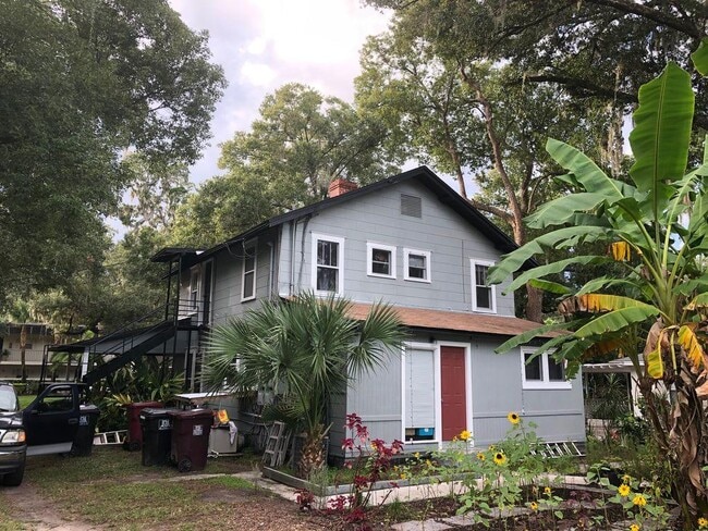 Building Photo - 615 S Mills Ave