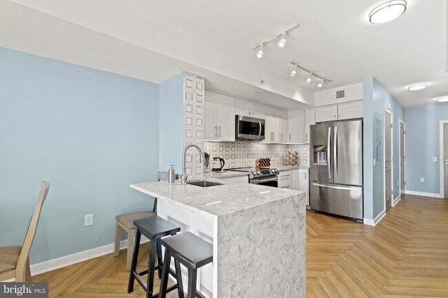 Building Photo - 631 D St NW