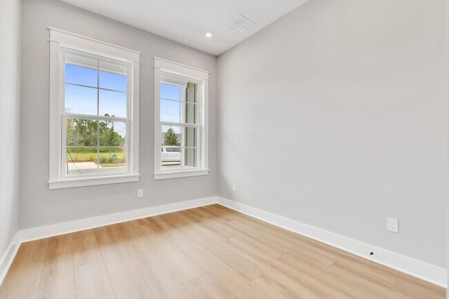 Building Photo - 299 Suwannee Dr