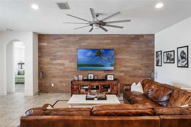 Building Photo - 6020 Marleon Dr