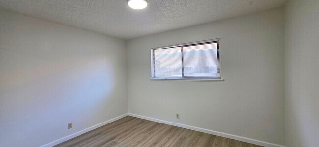 Building Photo - 9628-9628 Bradhugh Ct