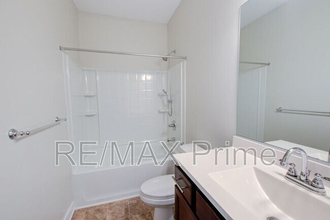 Building Photo - 609 Fishers Ct