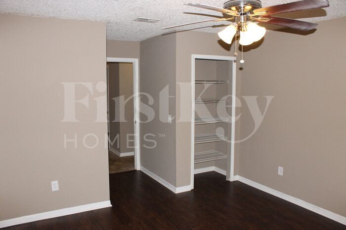 Building Photo - 14936 SE 25 Pl