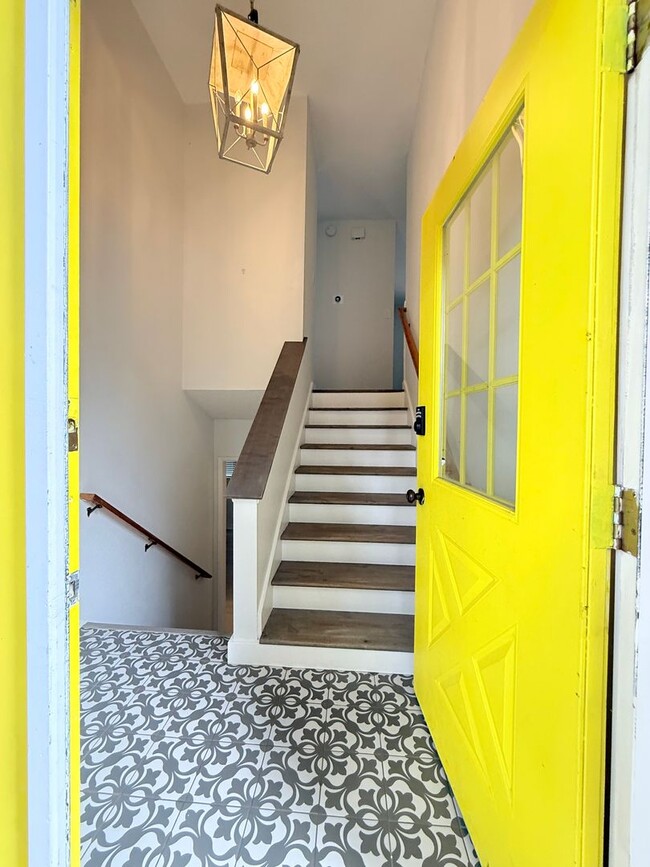 Building Photo - **** Application pending ****