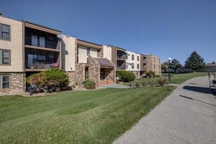 Building Photo - 4400 S Poplar St