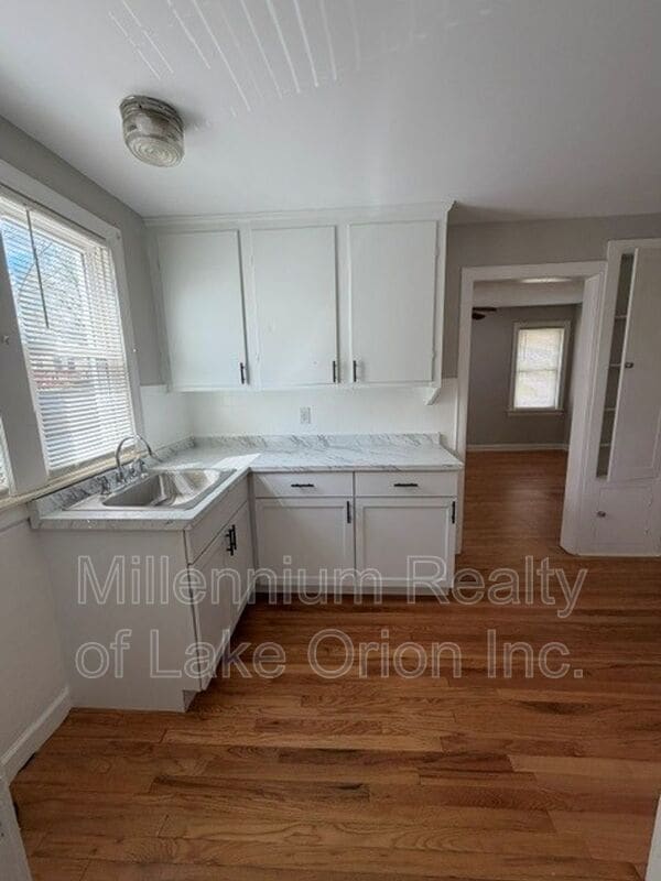 Building Photo - 27 Sylvan Ct