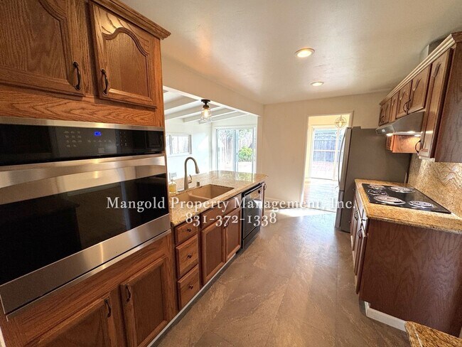 Building Photo - Beautiful 3-Bed, 2 Bath Mission Fields Home in Carmel-by-the-Sea with Modern Kitchen and Hardwood...