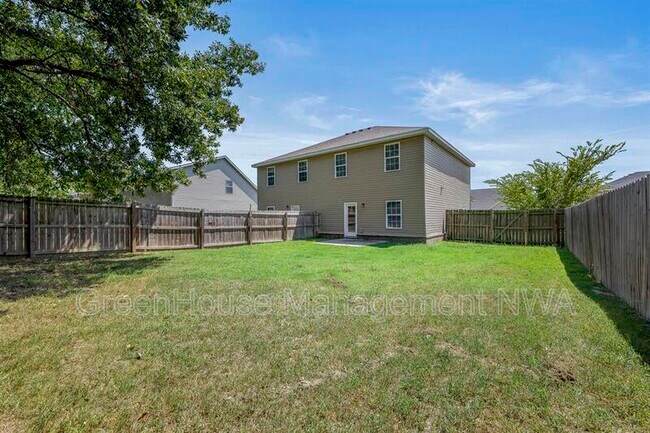 Building Photo - 820 Baker St NW