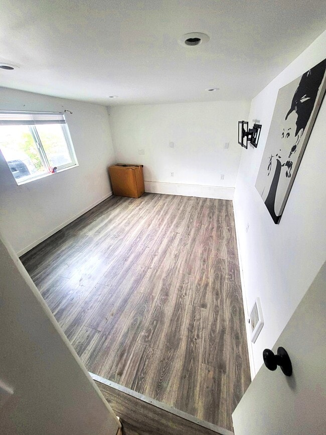 Building Photo - 817 Rita St