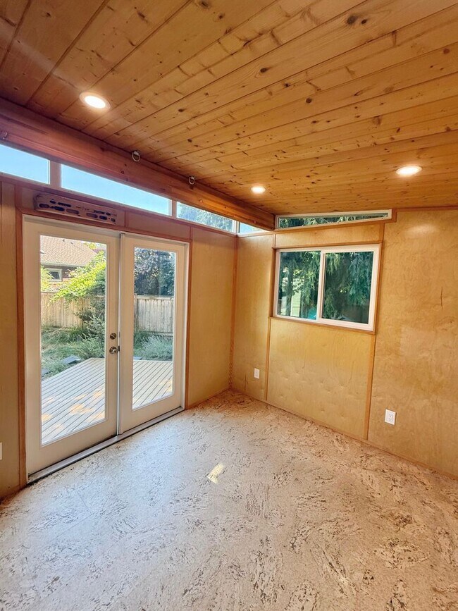 Building Photo - Stylish 3-Bed, 2-Bath Home in the Heart of...