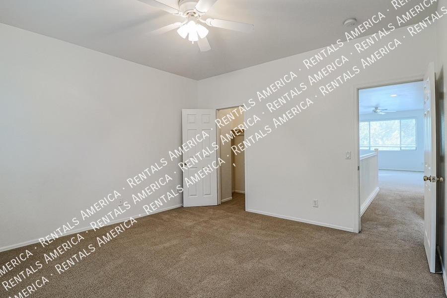 Building Photo - 14332 W Crocus Dr