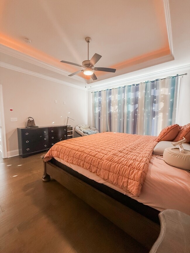 Building Photo - 5742 Vlg Rdg Ln