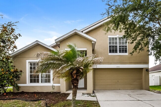Building Photo - 2101 Woodsedge Dr