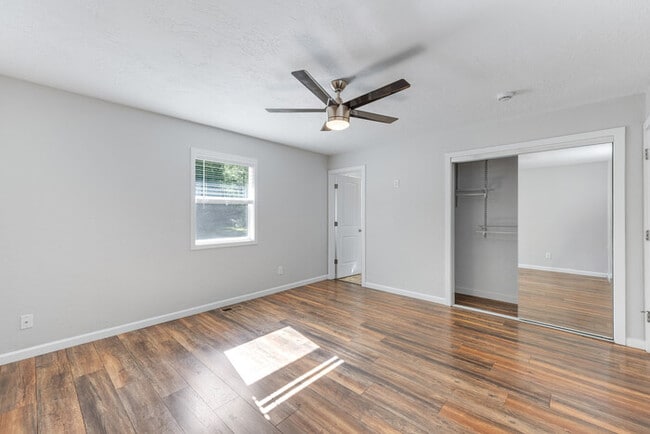 Building Photo - BEAUTIFUL UPDATED RAMBLER WITH LARGE GARGE