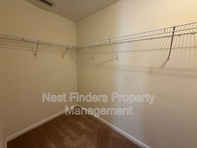 Building Photo - 808 S Black Cherry Dr