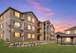 Building Photo - 3812 E Rock Creek Rd