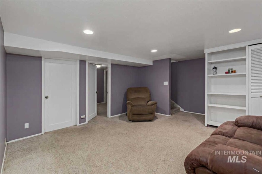 Downstairs - 320 Mark St