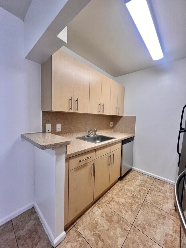 Primary Photo - 1500 N Congress Ave