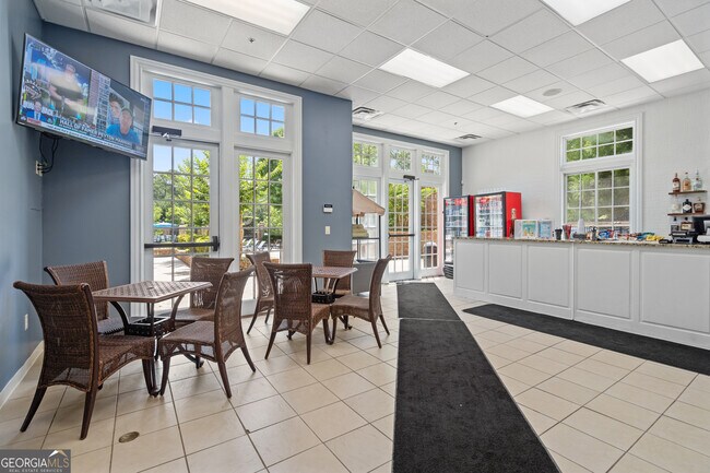 Building Photo - 2045 Kent Ct