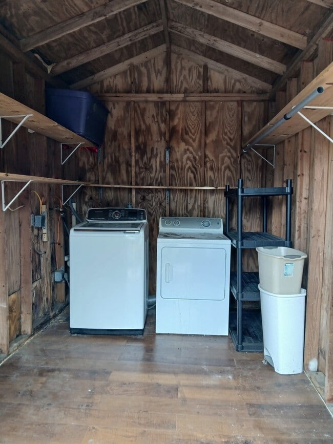 Building Photo - 5617 Eskridge St
