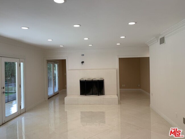 Building Photo - 18162 Sweet Elm Dr