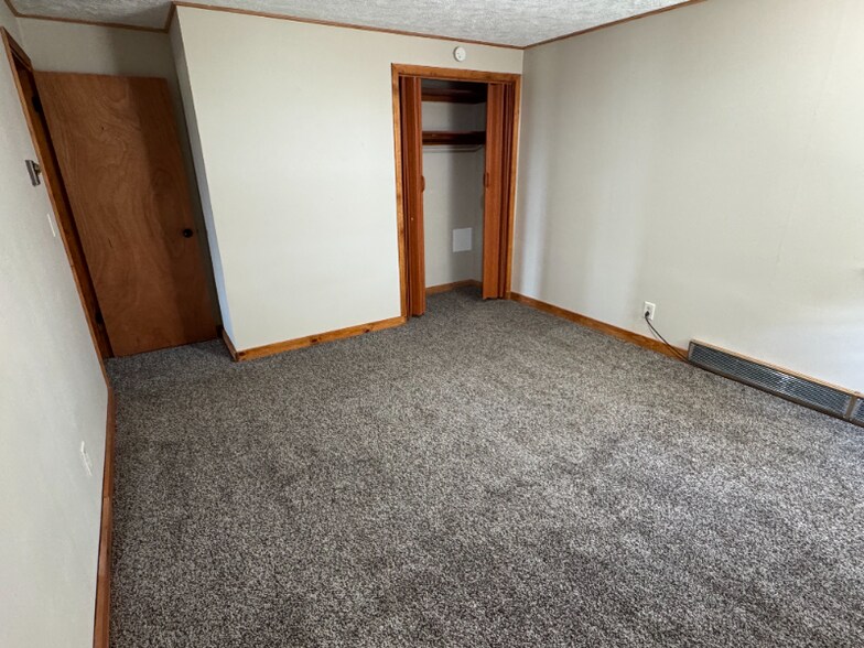 Building Photo - 4664 US-30