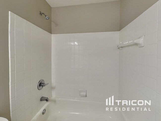 Building Photo - 7733 Wood Stream Dr