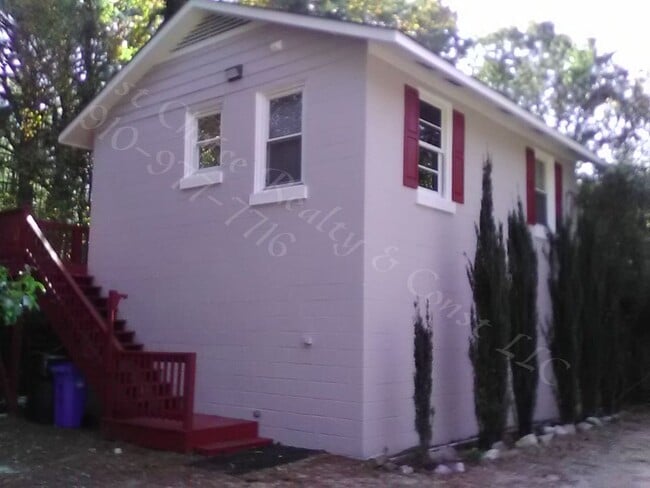 Building Photo - 4210 Deadwyler Dr