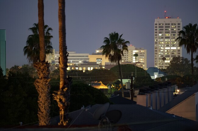 Building Photo - 1128 22nd St