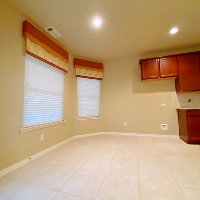 Building Photo - 710 Streamwood Ln