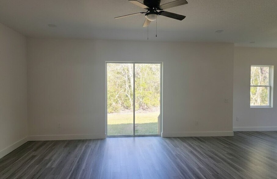 Building Photo - 9 Dusty Miller Ct