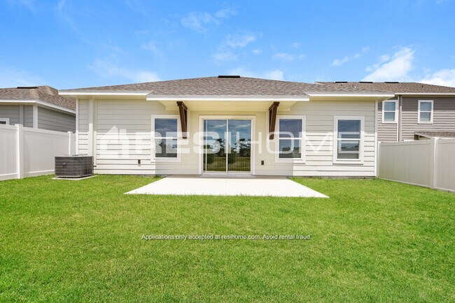 Building Photo - 5247 Inglewood Dr