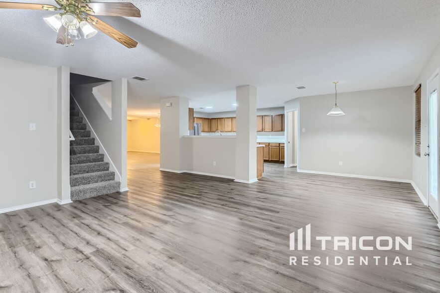 Building Photo - 5421 Pandale Valley Dr