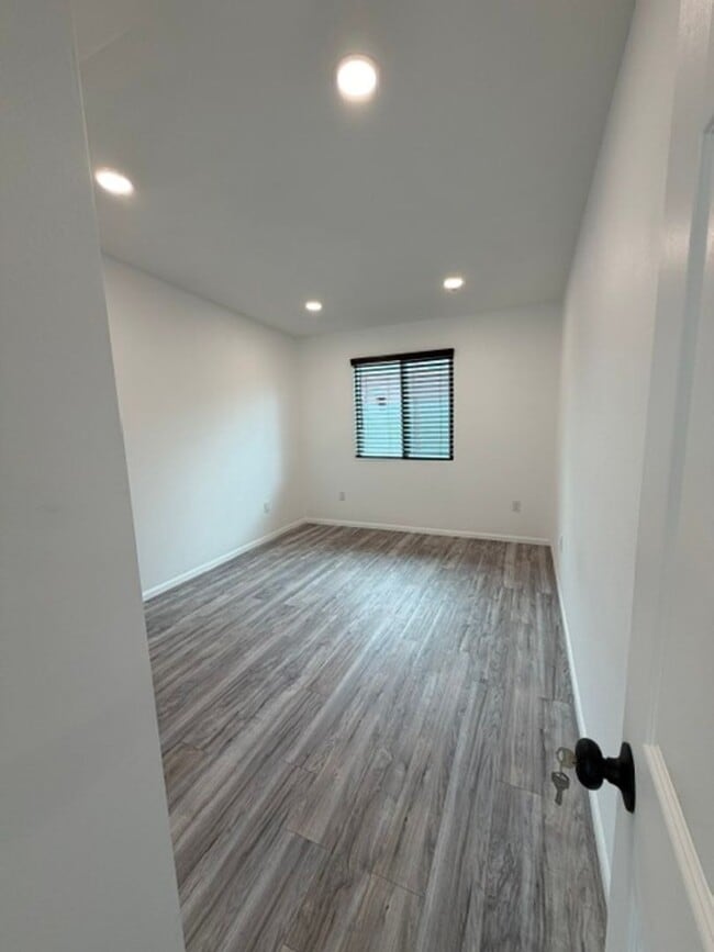 Building Photo - 2538 W California St