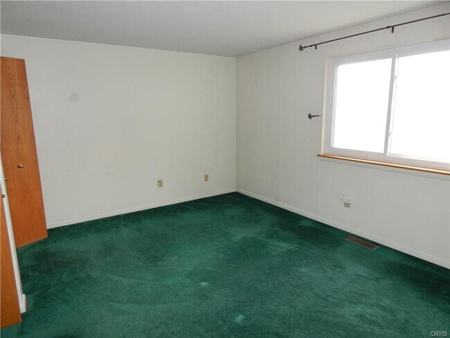 Building Photo - 111 Iron Oak Cir