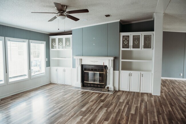 Building Photo - 2545 Lee Turner Rd