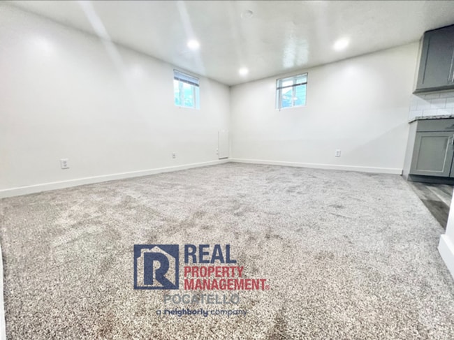 Building Photo - 635 N 14th