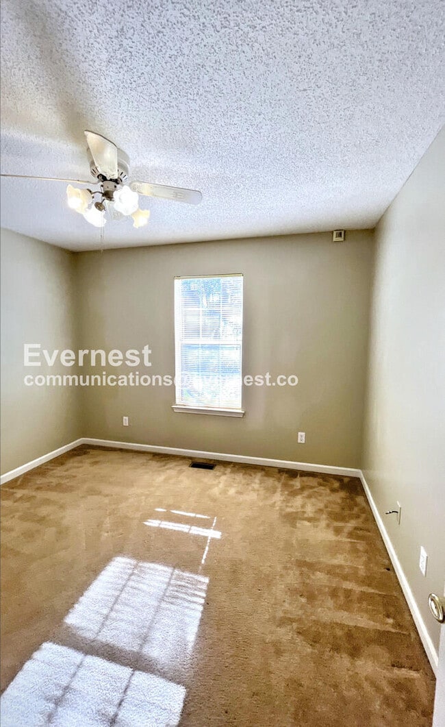 Building Photo - 4911 Hunter Village Dr