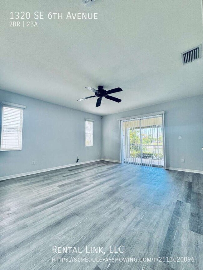 Building Photo - 1320 SE 6th Ave