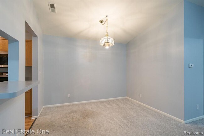 Building Photo - 44770 Marigold Dr