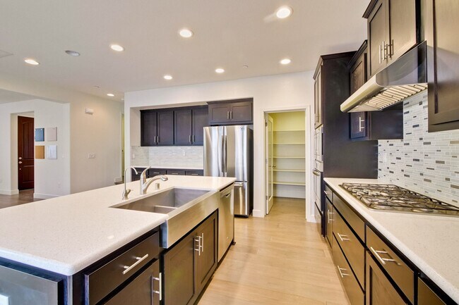 Building Photo - Gorgeous Santa Clara Home with Pool, EV Ho...