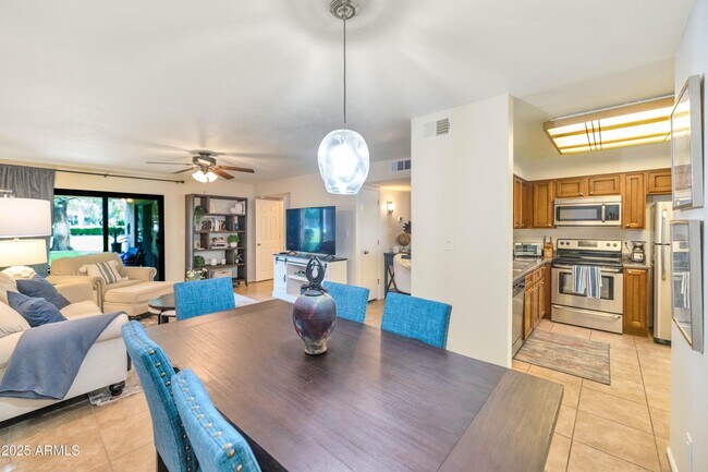Primary Photo - 9275 E Mission Ln