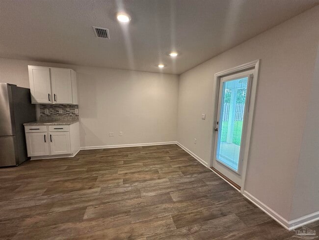 Building Photo - 7565 Steeplechase Blvd