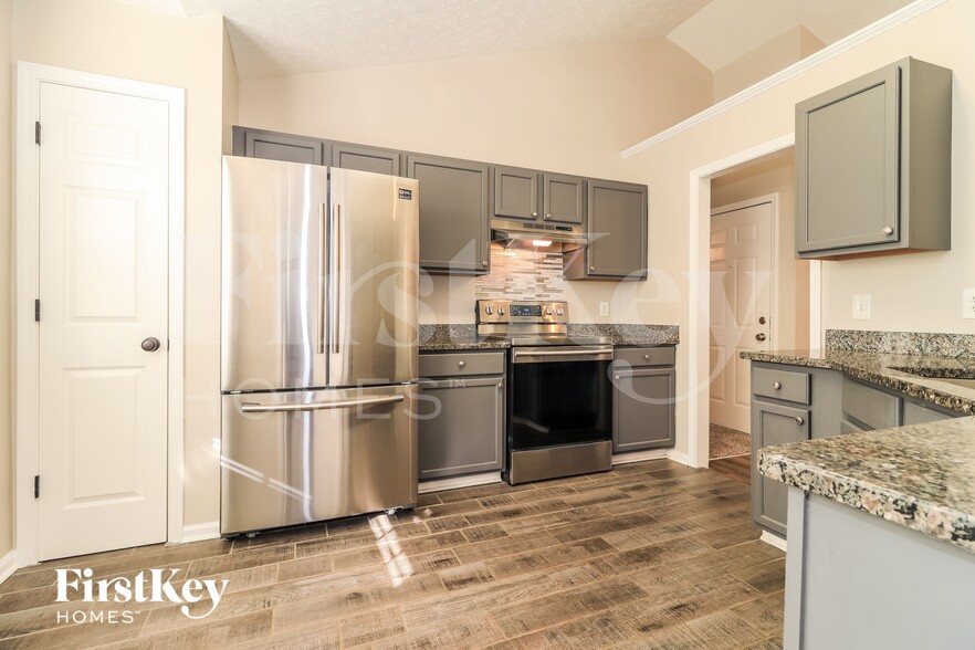 Building Photo - 333 Fairview Oak Pl