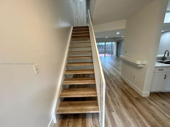 Building Photo - 1325 NW 124th Ave