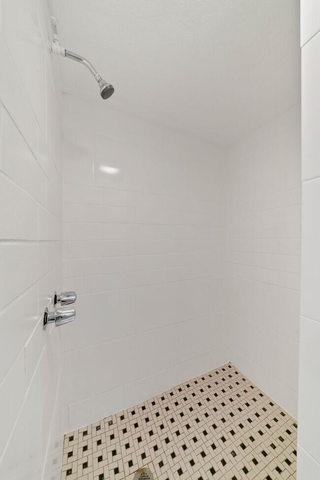 Building Photo - 226 Belmont A San Antonio TX 78202