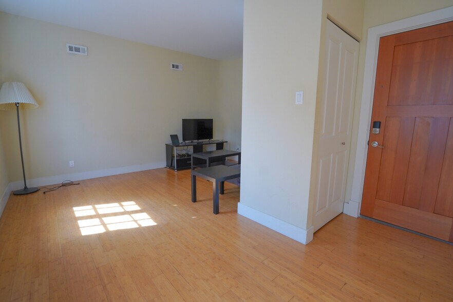 Building Photo - 611 Westgate Ave