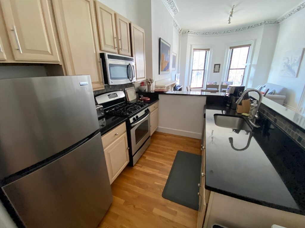 Building Photo - 670 Tremont St