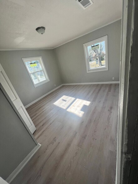 Building Photo - 626 Catalpa Ave