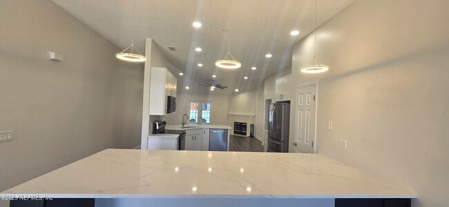 Building Photo - 11579 Alexis Forest Dr E